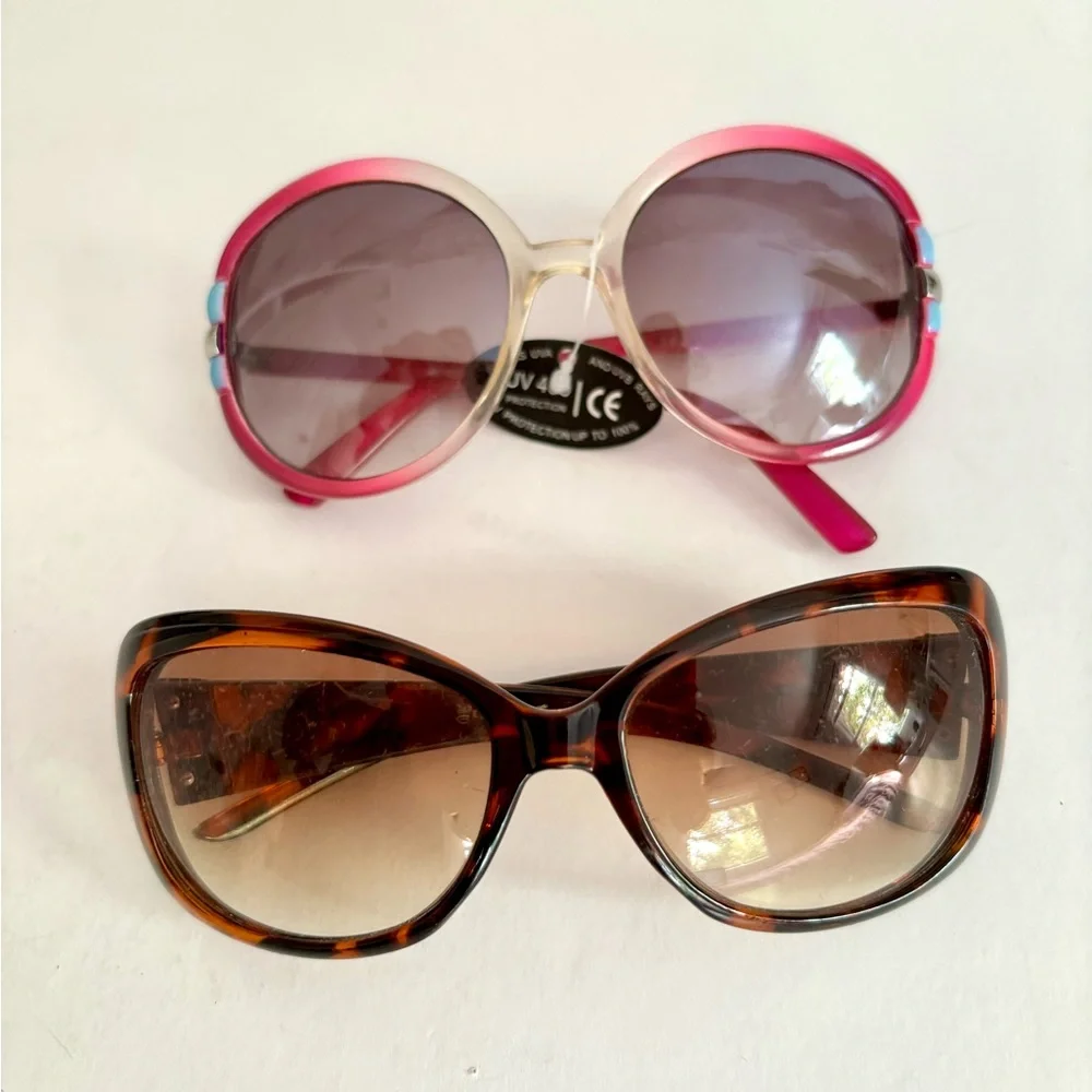 Bundle of two sunglasses